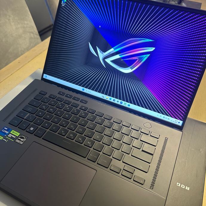 Laptop ASUS ROG Zephyrus G16 i7-13620H 512SSD RTX 4050