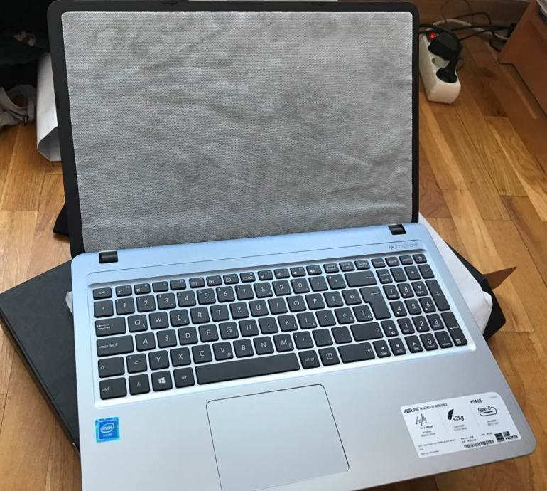 Prodajem NOVI ASUS X540S laptop