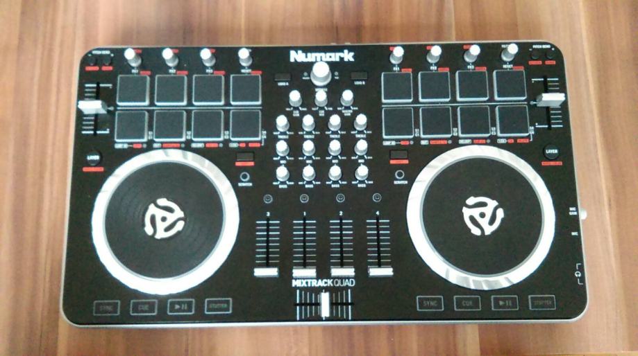 Numark Mixtrack Quad