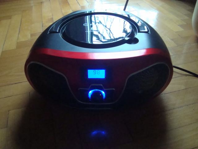 Prjenosni radio cd player