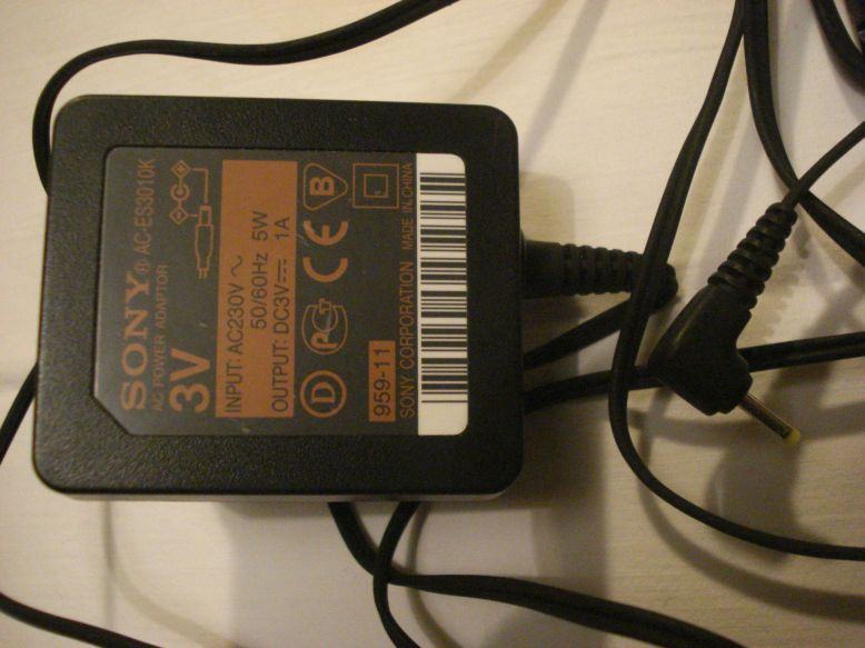 SONY AC/DC adapter za CD-walkman