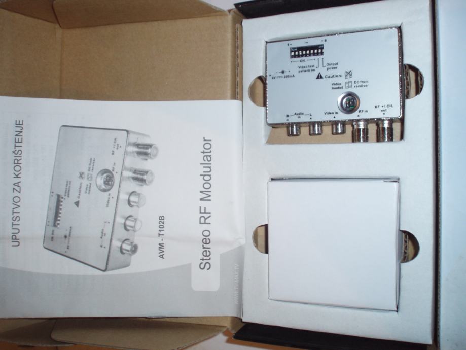 Audio-video RF modulator