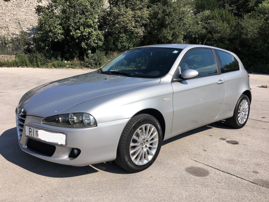 Крыло alfa romeo 147