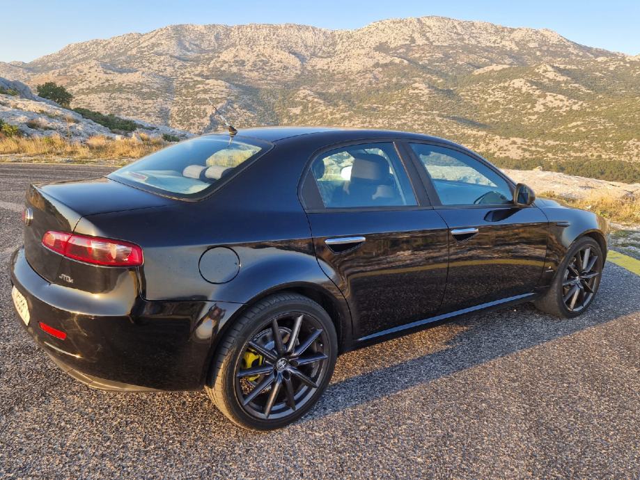 Alfa Romeo 159 1 9 JTDM 2006 God