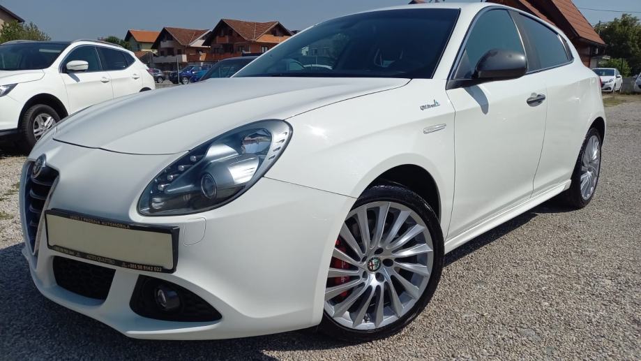 Alfa Romeo Giulietta 1,6 QV TOP STANJE TOP OPREMA KOMPLET SERVISNA