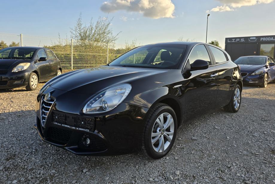 Alfa Romeo Giulietta 2,0 JTDm-2 D.N.A. od 1. Vlasnika, Servisna