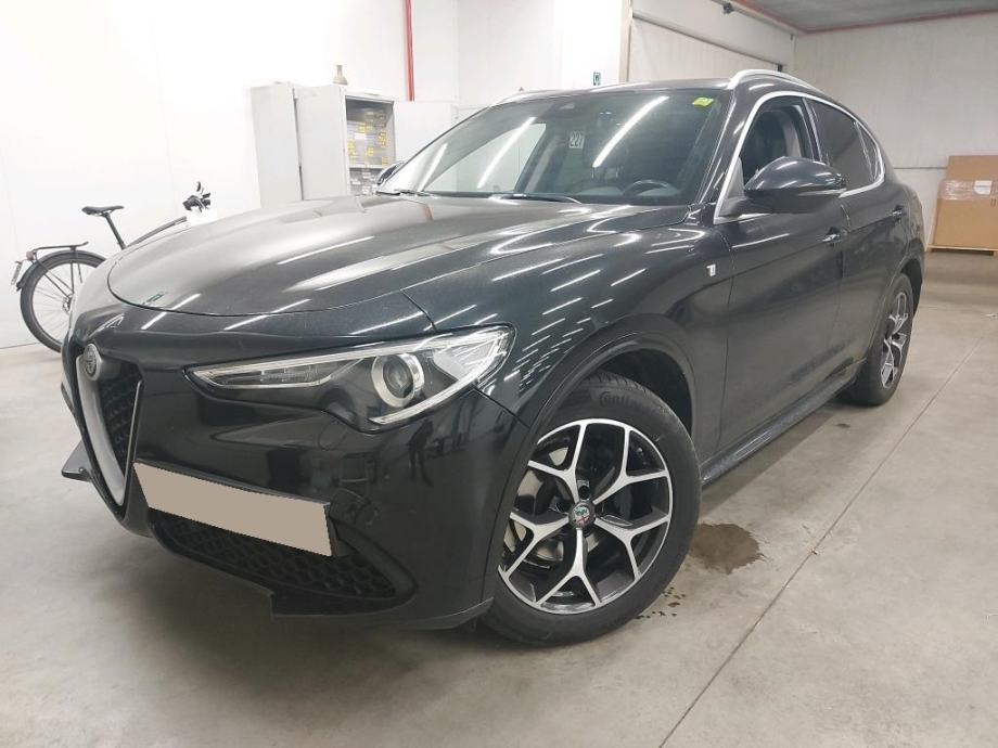 Alfa Romeo Stelvio 2,2 D AUTOMATIK ALU NAVI 2xPDC PANORAMA FULL LED