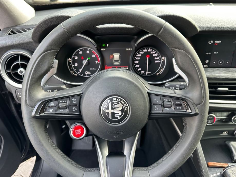 Alfa Romeo Stelvio TurboSuper Q4 2,0 Ben 320 Ps Led Acc Kame