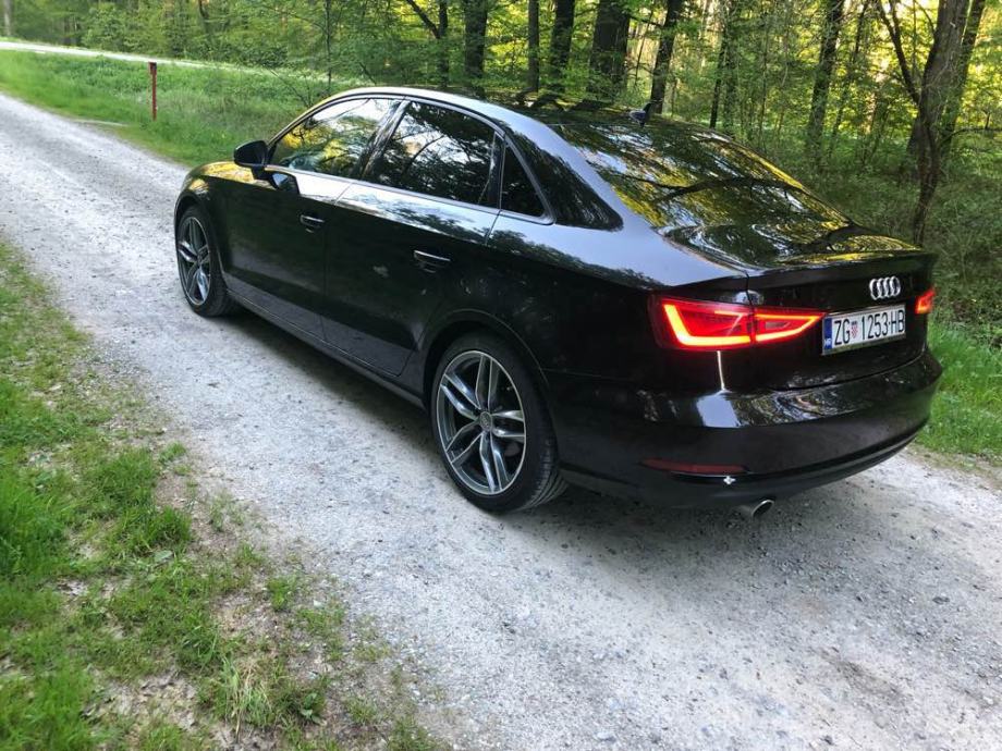 Audi A3 1,6 TDI S-tronic limousine F1 volan, 2015 god.