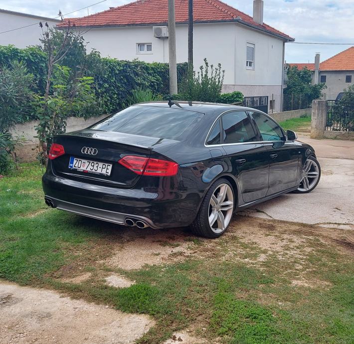 Audi A4 - S4 Look, AUTOMATIK, 2.0 TDI F1 - Navi,Led,Bixenon, ALU 19