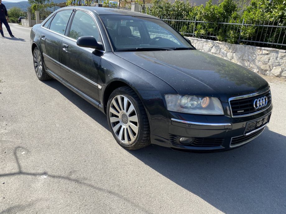 Audi a8 v8