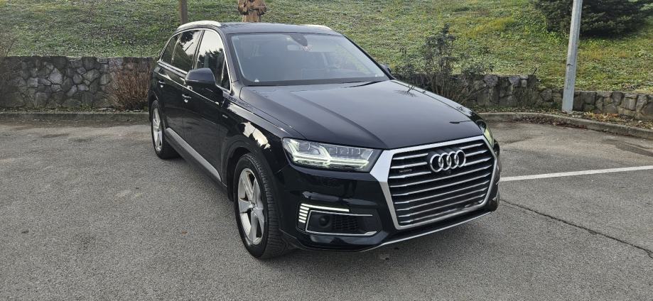 Audi Q7 3,0 TDI etron, Hybrid,full oprema,rega,servis