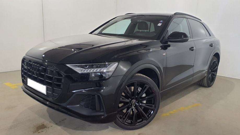 Audi Q8 55 TFSIe  S LINE--380KS---&gt; VOZILO U DOLASKU