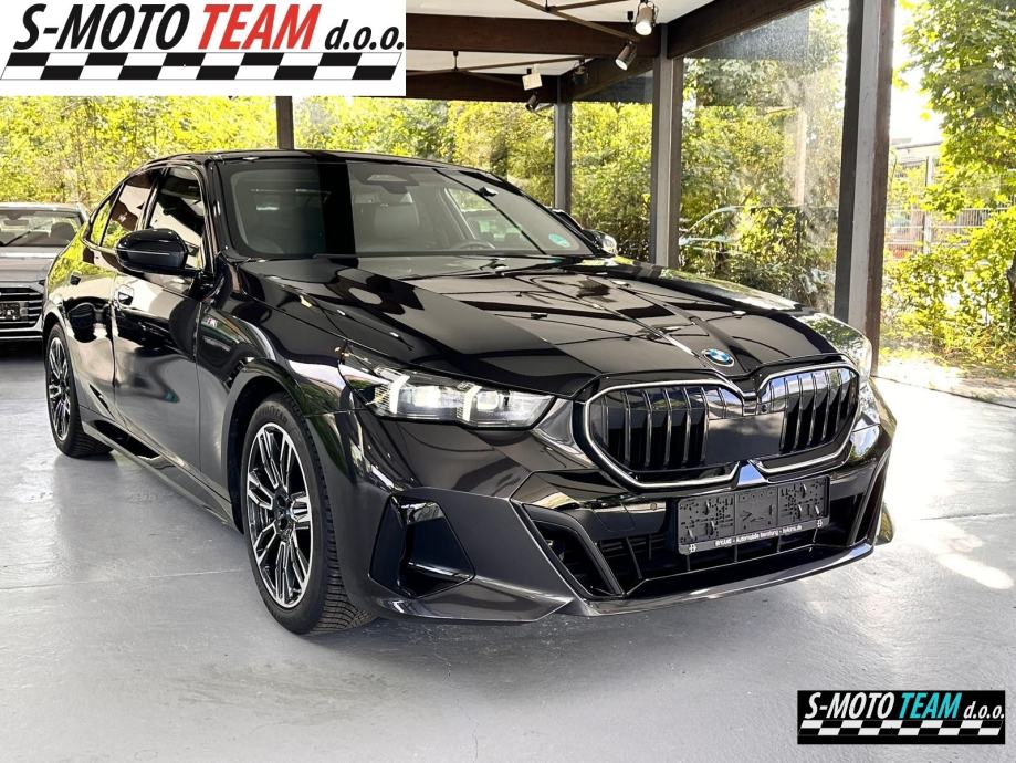 BMW 520 d M-Sport|Sitzbelü|HUD|AHK|StandHeizung|B&W