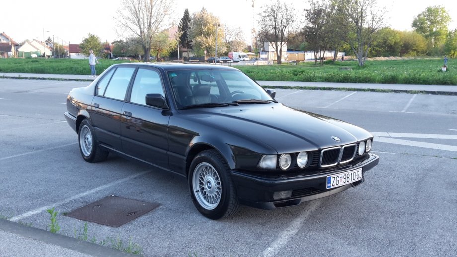 BMW E32, serija 7, 740i