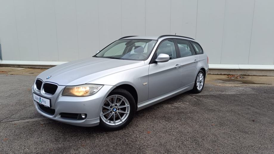 BMW serija 3 Touring 320d LCI - REG. 2/2025. NAVIGACIJA, PARK. SENZORI