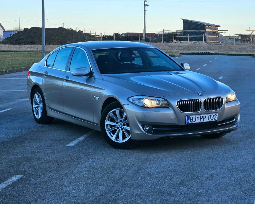 BMW serija 5 525D xDrive F10 *AUTOMATSKI MJENJAČ, SERVISNA KNJIGA*