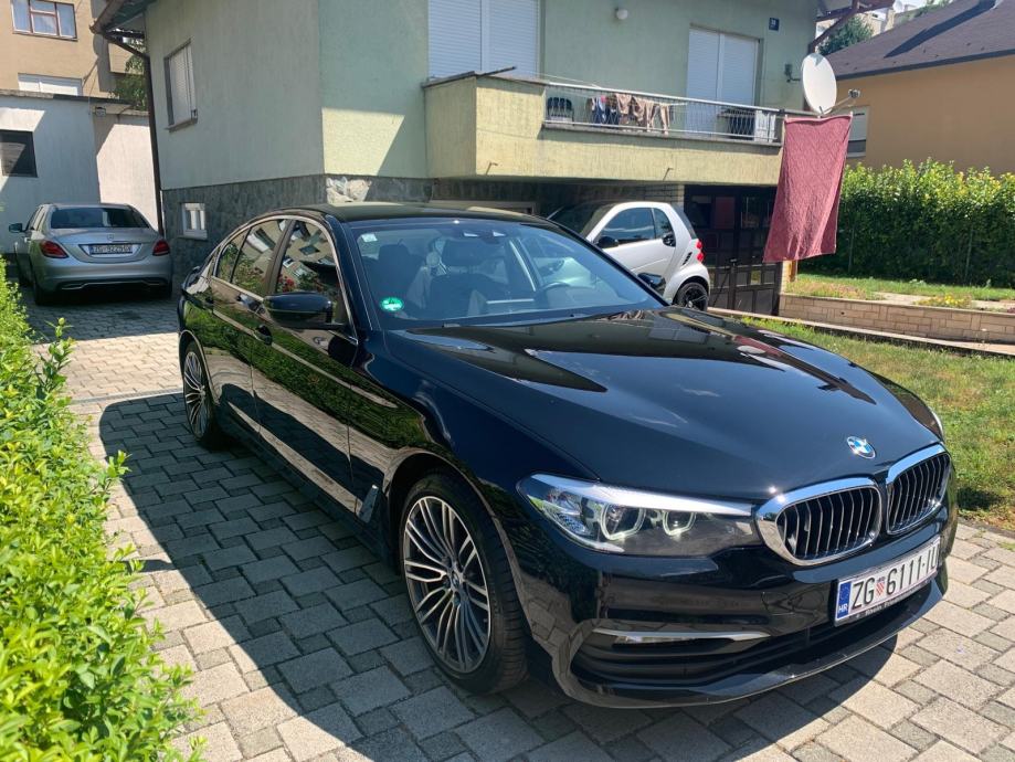 BMW serija 5 - 520d• Automatik • kao novo •