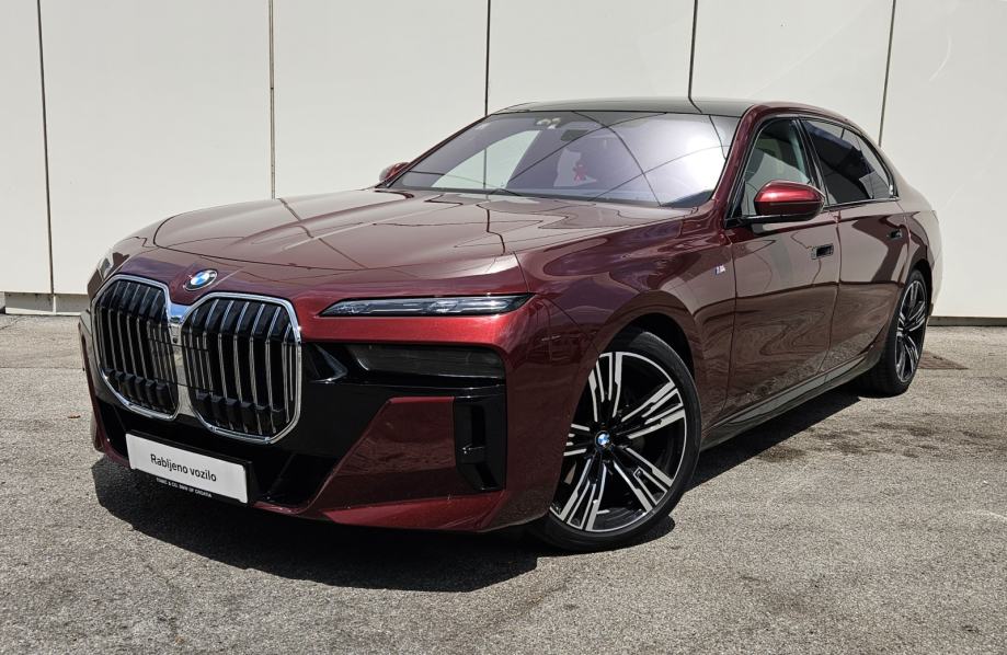 BMW serija 7 740d xDrive *** M-Paket *** Nije uvoz ** Prvi vlasnik **