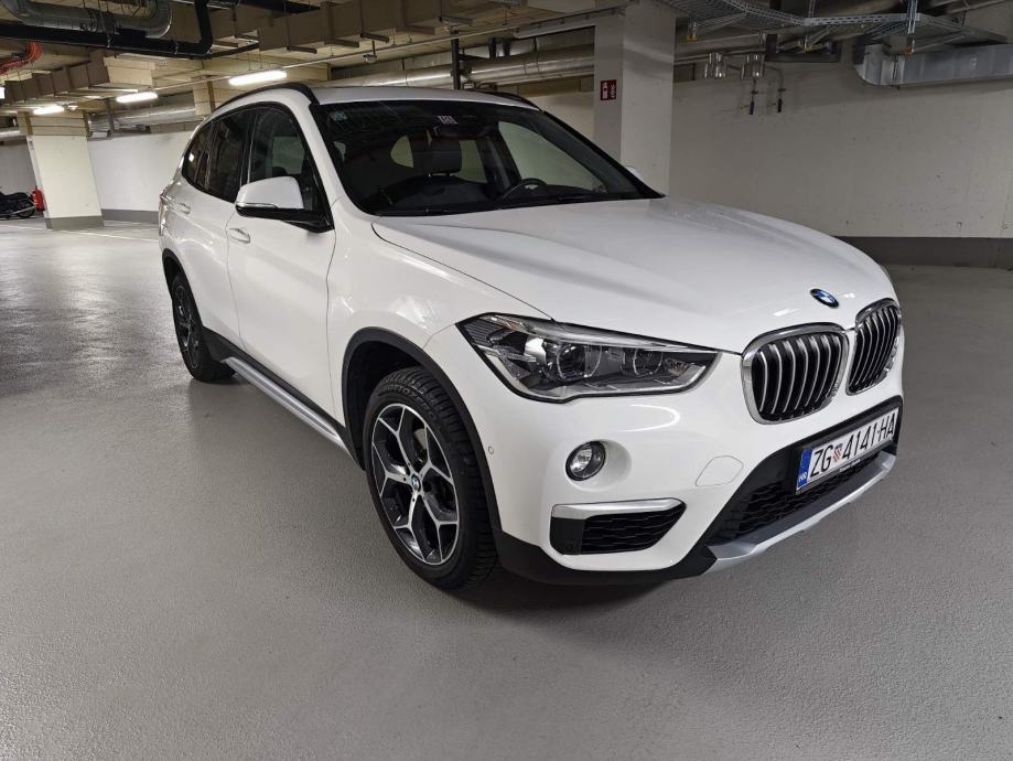 BMW X1 18d X-line panorama