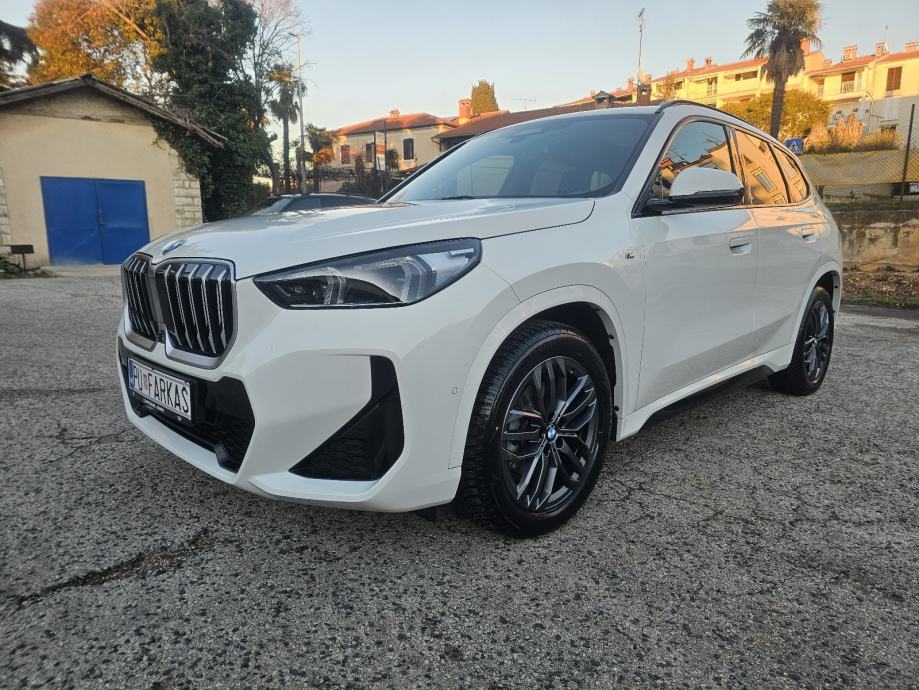 Bmw X1 Sdrive18d Automatik, 2023 God.