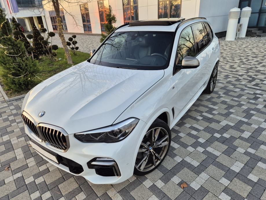 BMW X5 M50d **M PAKET**PANORAMA**NAVI**ALU 22**SERVISNA**REG 1 GOD**