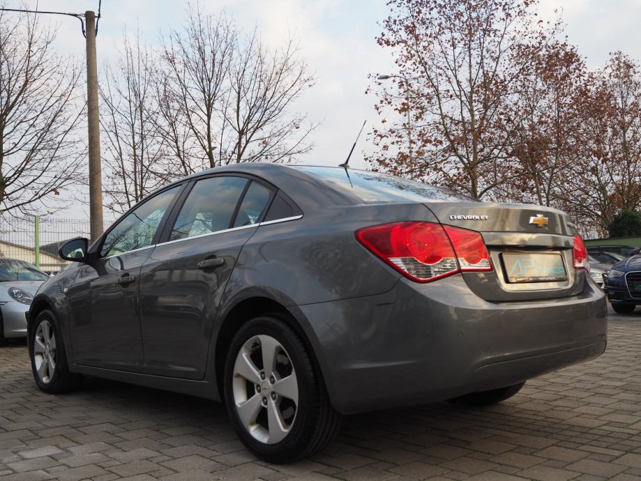 Chevrolet cruze 2 поколения