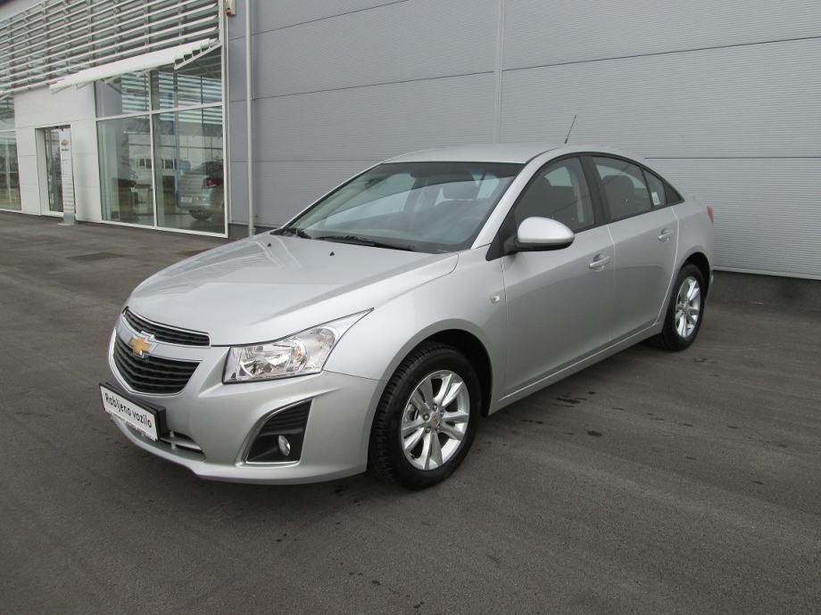 Chevrolet cruze 4dr nb