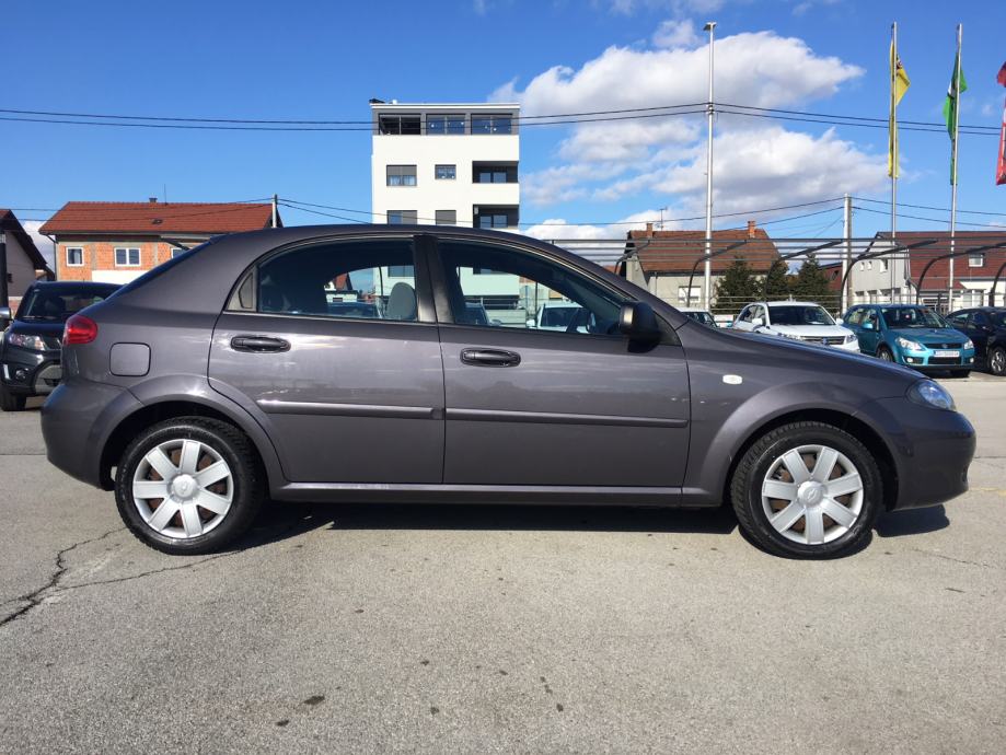 Chevrolet lacetti 2011 хэтчбек