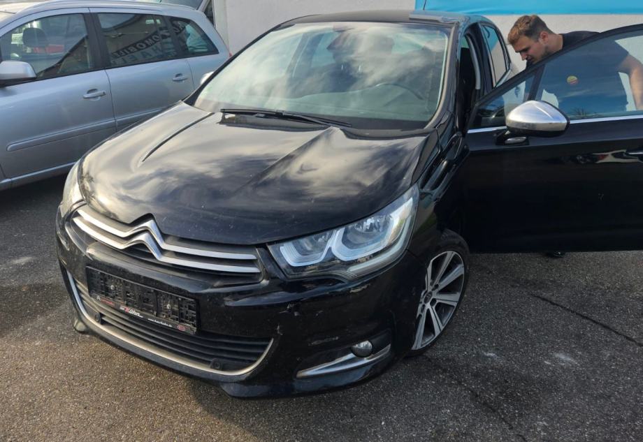 Citroen C4 Benzin Automatic 2016 god.