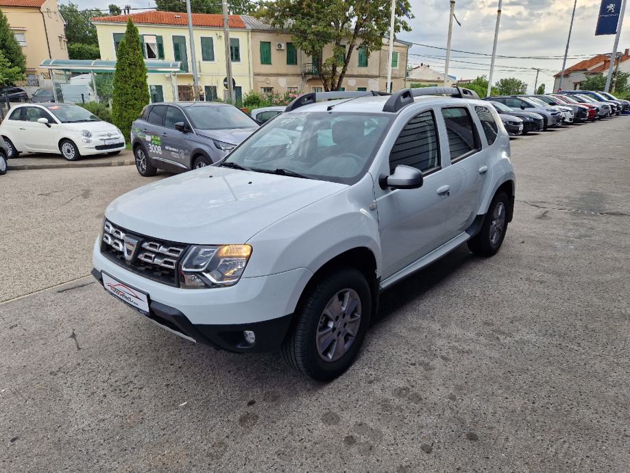 Dacia Duster 1,5 dCi - 50.000 KM  - SERVISNA - GARANCIJA - REZERVIRAN!