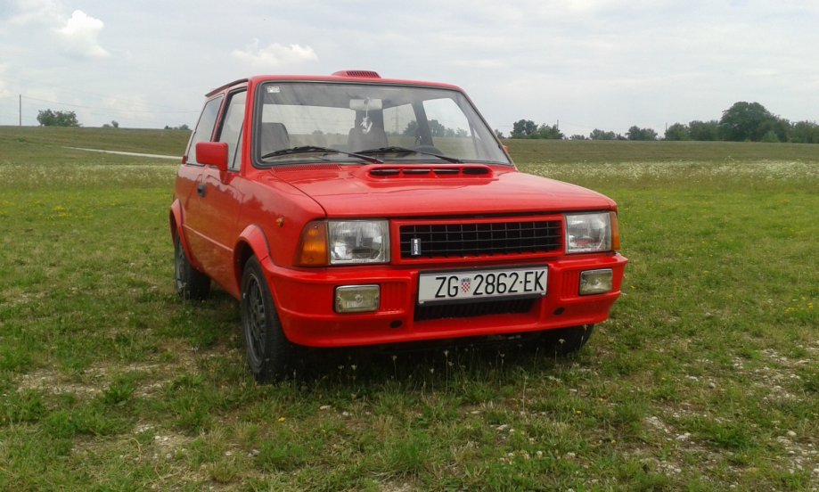 Daihatsu charade de tomaso