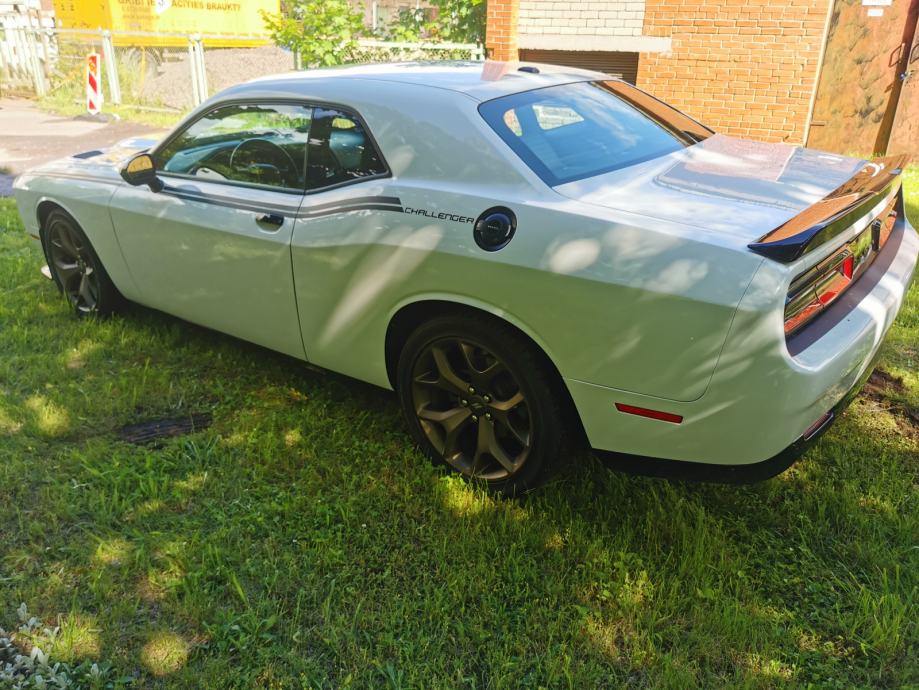 Dodge Challenger 5 7 V8 Hemi R T 2019 God