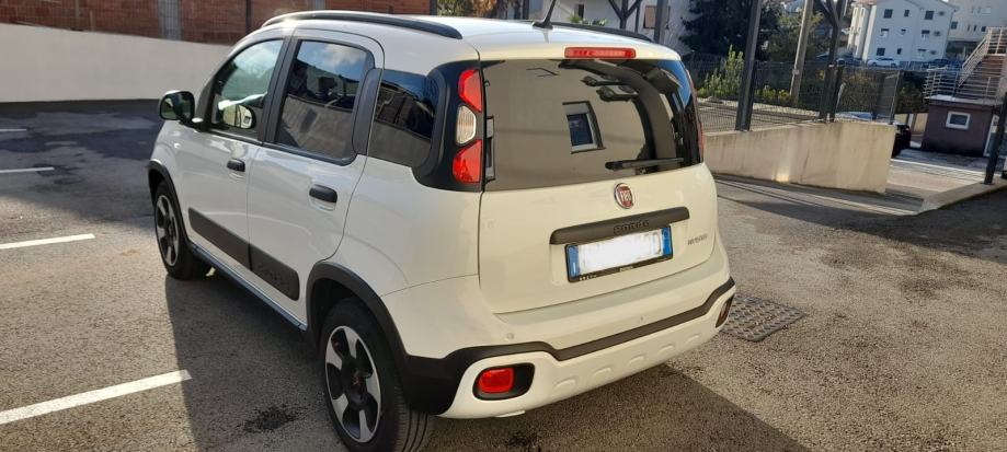 Fiat Panda 1.0 city cross hybrid, 2020 god.