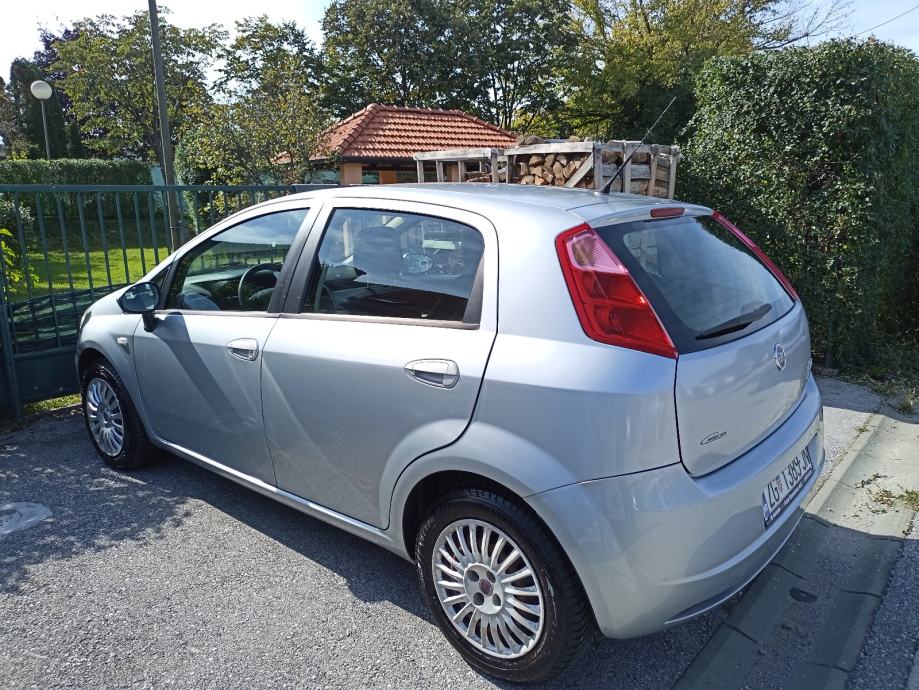 Fiat Punto 1,2 registriran do 22.11.2025.