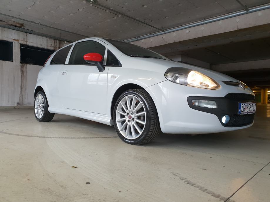 Fiat Punto Evo Sport 1 3 JTD EXTRA OPREMA PRILIKA JEDINSTVEN 2010 God