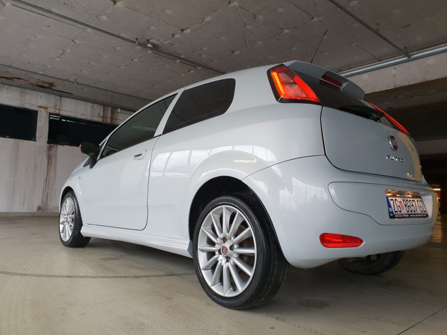 Fiat Punto Evo Sport Jtd Extra Oprema Prilika Jedinstven God