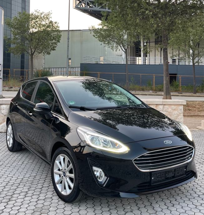 FORD FIESTA EcoBoost - TITANIUM - LED , NAVI , TEMPOMAT , LINE ASSIST