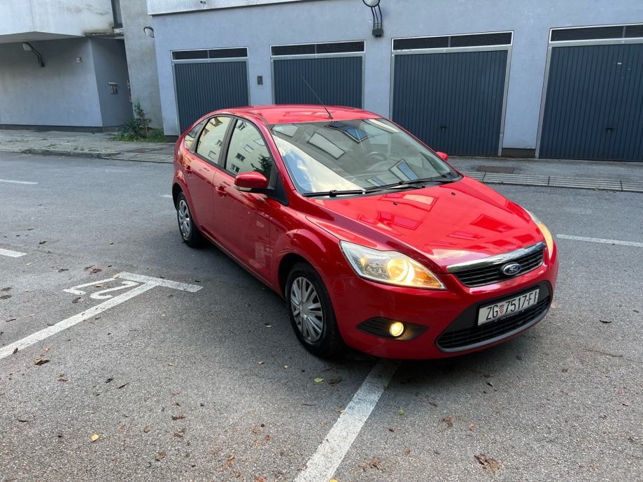 Ford Focus 1,4 U IZUZETNOM STANJU UREDNO SERVISIRAN 098/9545829