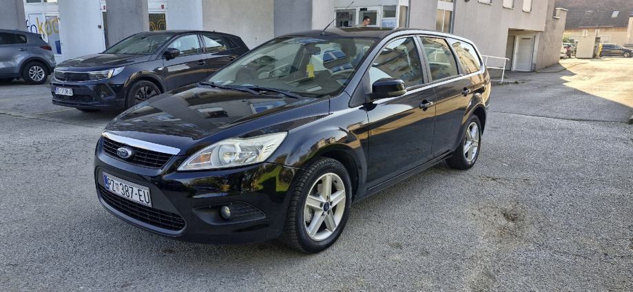 Ford Focus Karavan 1,6 TDCI ** NAPRAVLJEN VELIKI SERVIS**