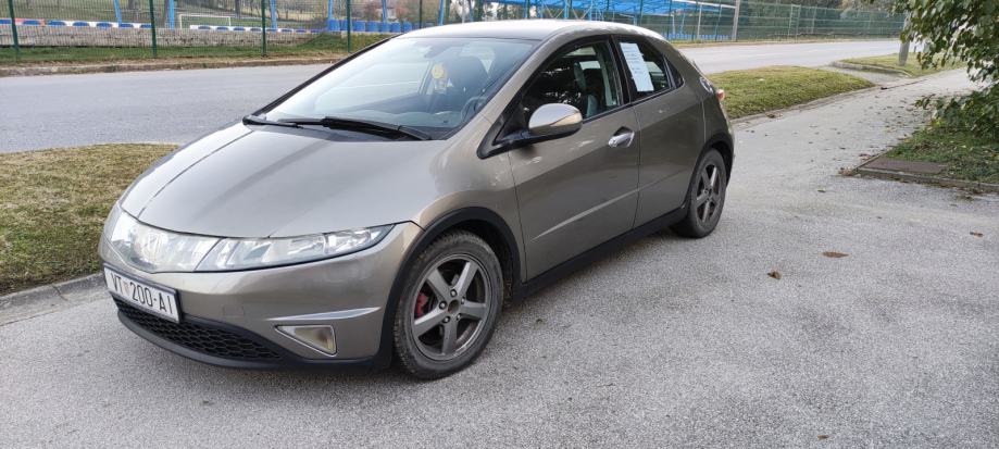 Honda Civic 2,2 CDTI, super stanje