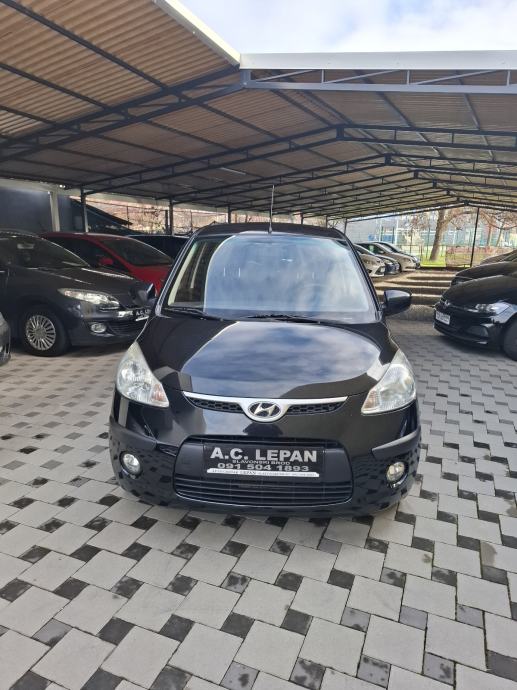 Hyundai i10 1,1,KLIMA,SERVISNA,167tkm,1 VLASNIK,NA  IME KUPCA..