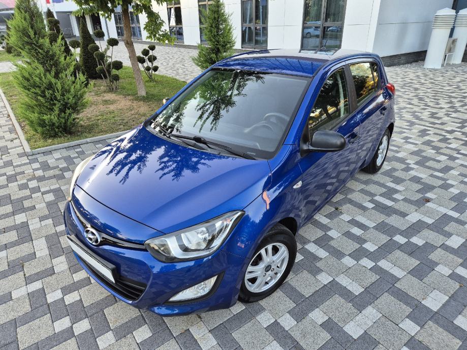 Hyundai i20 1,2 **LIKE**FACELIFT**KLIMA**ALU**5 VRATA**REG 1 GOD**