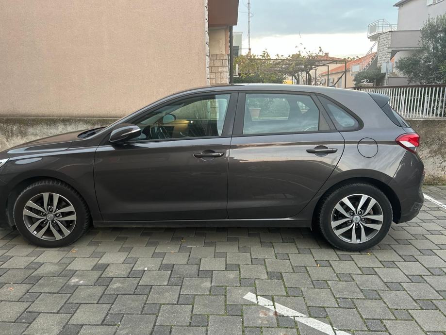 Hyundai i30 1.0 T-GDI