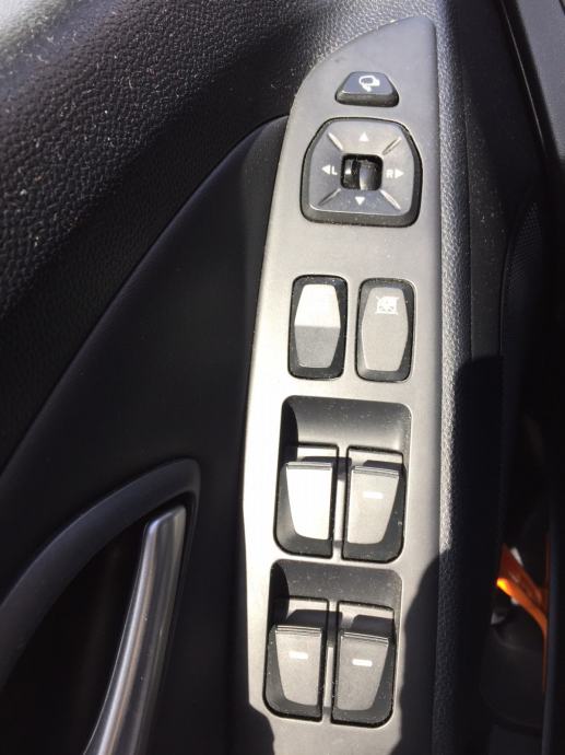 Hyundai ix35 1,7 CRDi + 4 zimske gume na čeličnim felgama