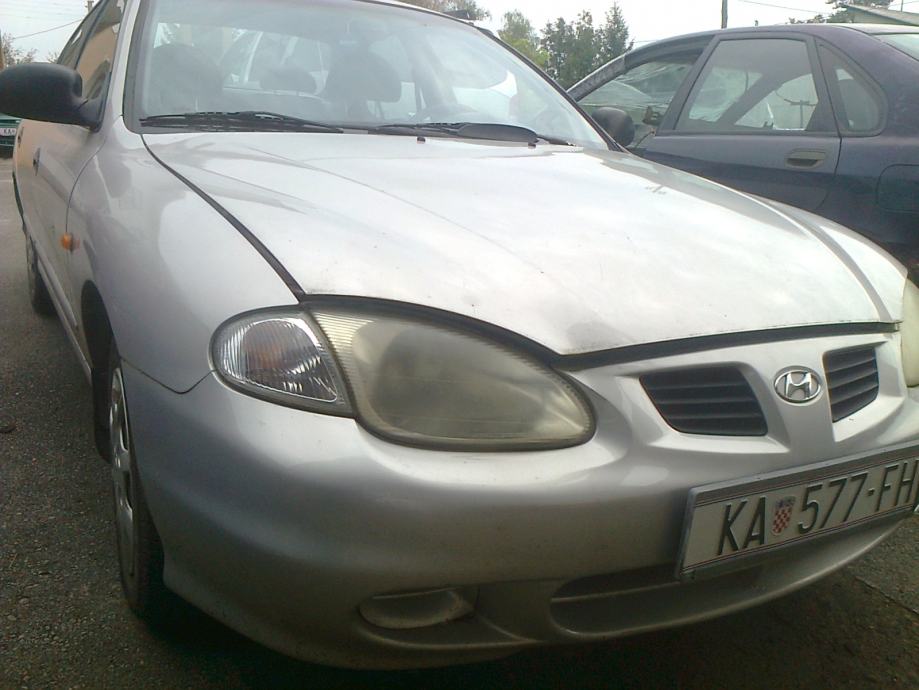 Hyundai lantra 1999