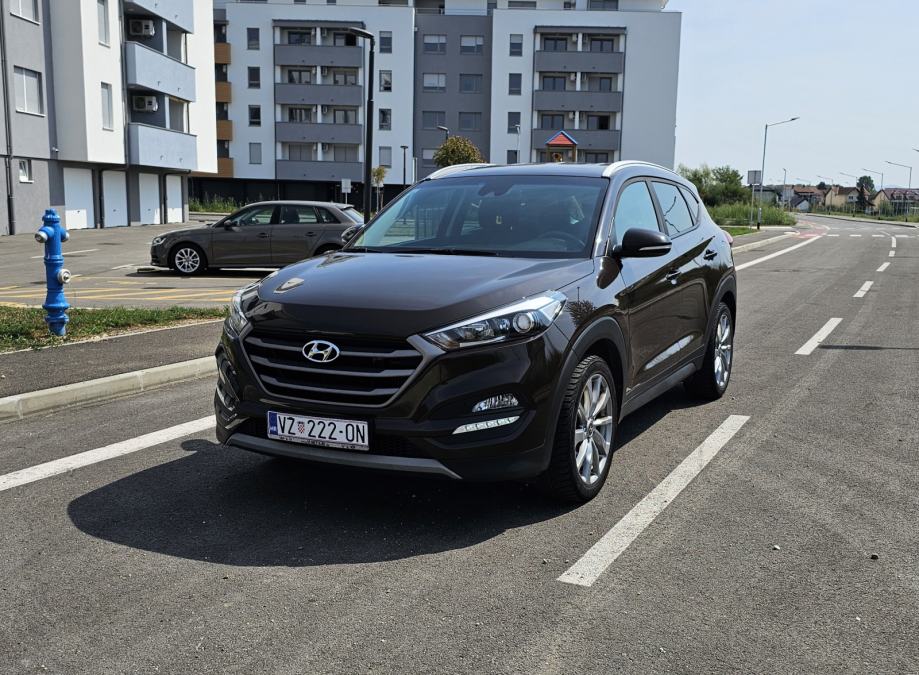 Hyundai Tucson 1.7 CRDi + 2 seta aluminijskih felgi sa senzorima