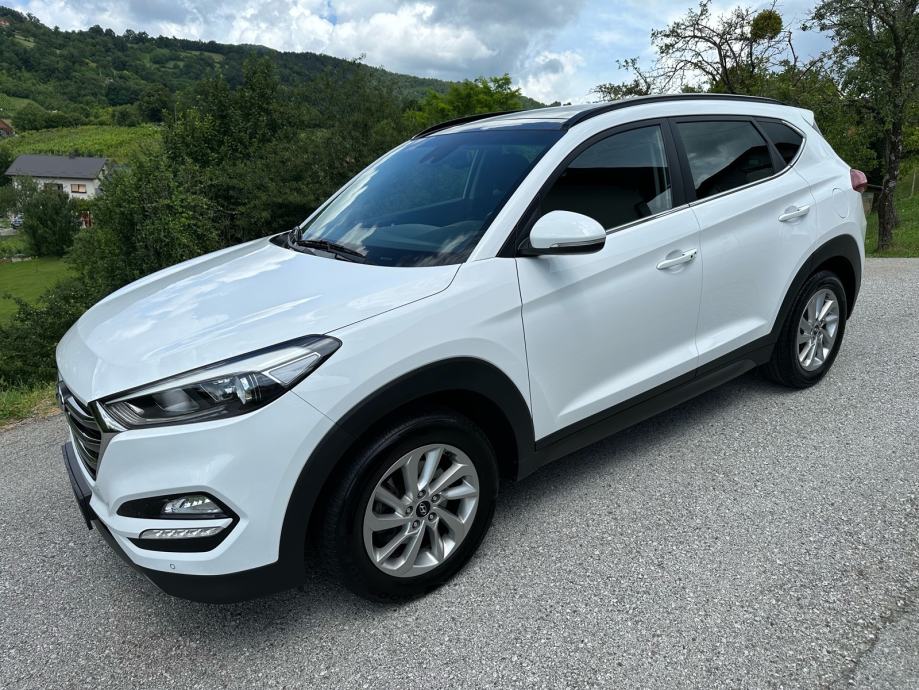 Hyundai Tucson 1,7 CRDI - PANORAMA,KEYELLES,NAVI - TOP STANJE!!