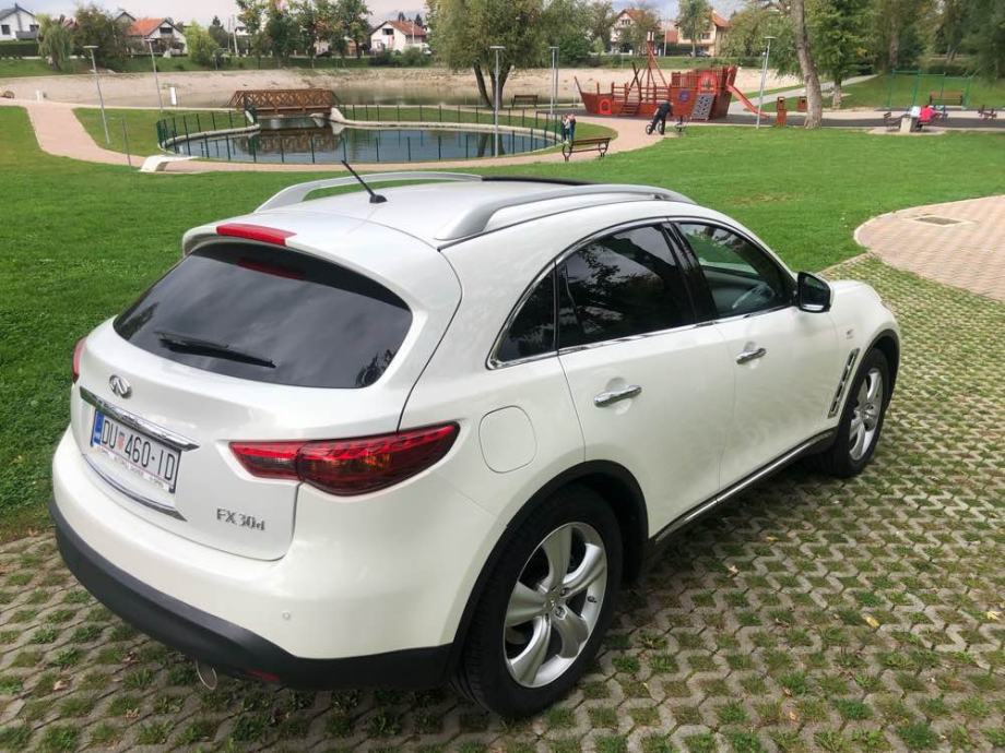 Infiniti FX30 30d Premium, 2011 god.