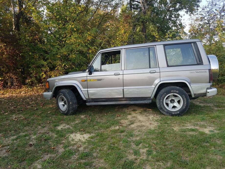 Isuzu trooper 1987